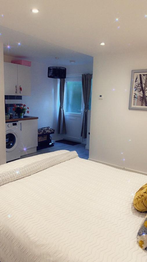 Stay In Woking With Benita Horsell Buitenkant foto